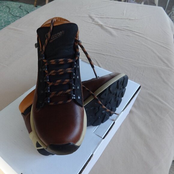 Danner men's size 7D, boots, Tortoise Brown leather black fabric, rubber outsole - Picture 15 of 16
